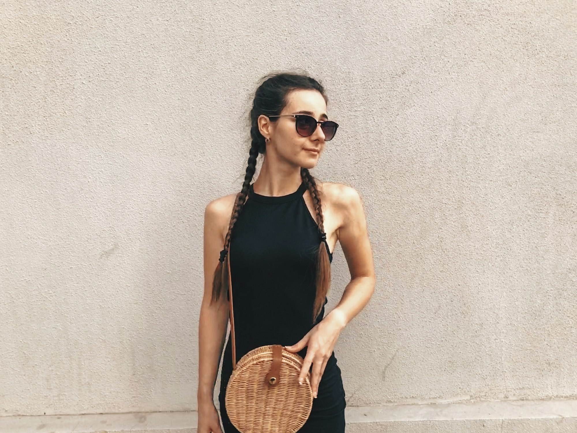 Minimalistic 2021 fashion girl look